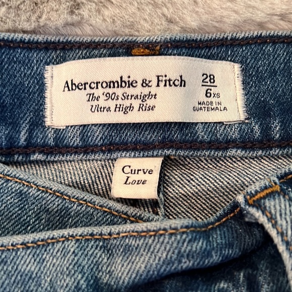 Abercrombie & Fitch Ultra High Rise 90s Straight Jean cross-cross waist S 28/6 - Picture 3 of 5